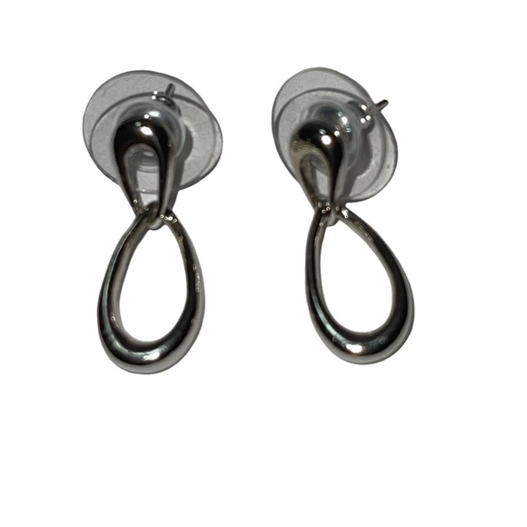 Woman Earring - Picture 1 of 4